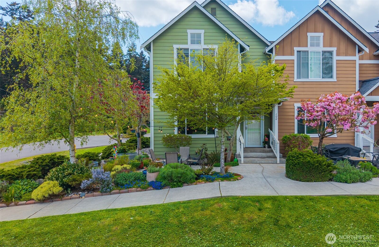 Property Photo:  100  Wilkes Street NW  WA 98239 