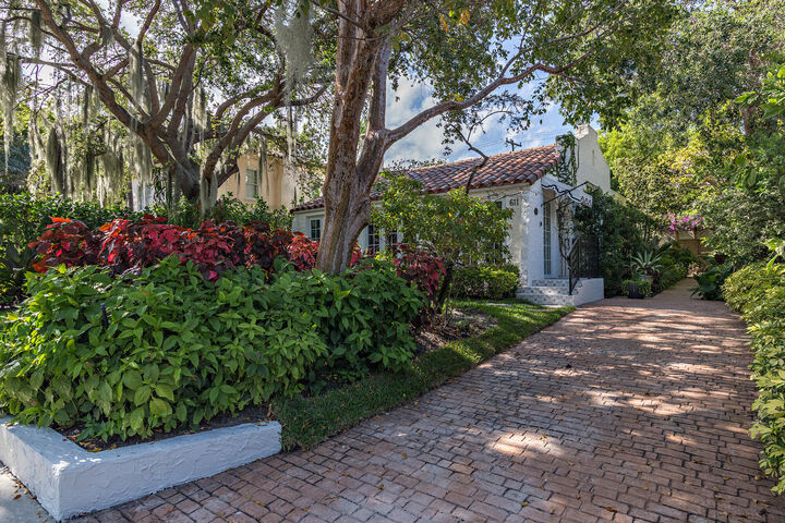 Property Photo:  611 Flamingo Drive  FL 33401 