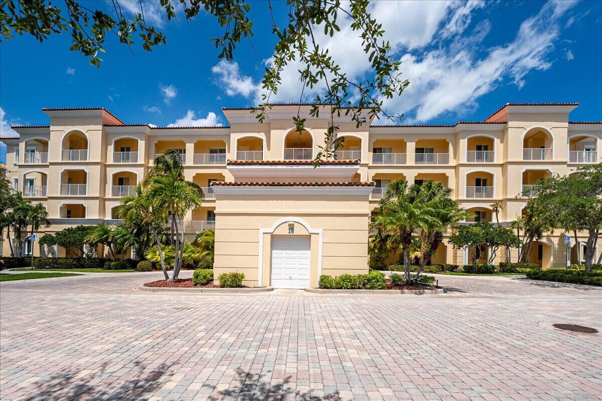 Property Photo: 18 W Harbour Isle Drive W 102 FL 34949