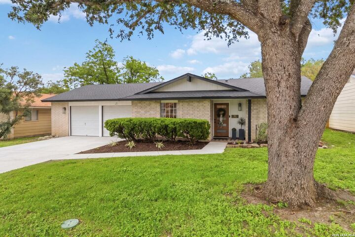 Property Photo:  1734 Timber Oak St  TX 78232 