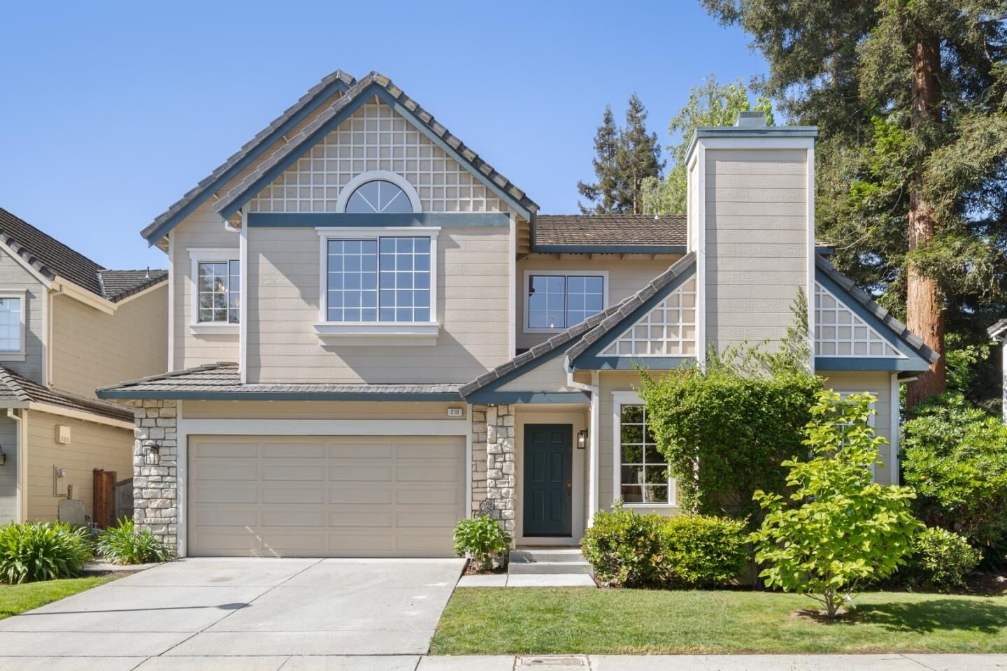 Property Photo:  210 Bradbury Lane  CA 94061 