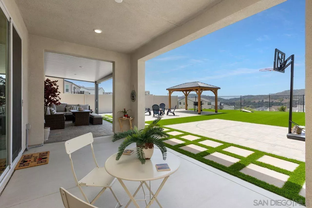 Property Photo: 712 Meadowood St. CA 92028