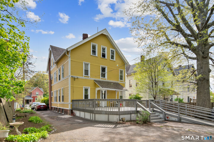 Property Photo:  327 Edgewood Avenue  CT 06515 
