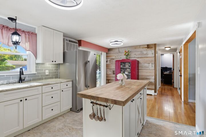 Property Photo:  9 Overhill Road  CT 06082 