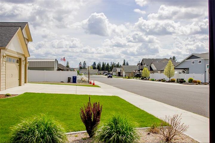 Property Photo:  1262 N Park Ave  WA 99006 
