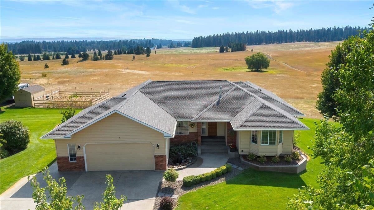 Property Photo:  304 E Burk Rd  WA 99005 