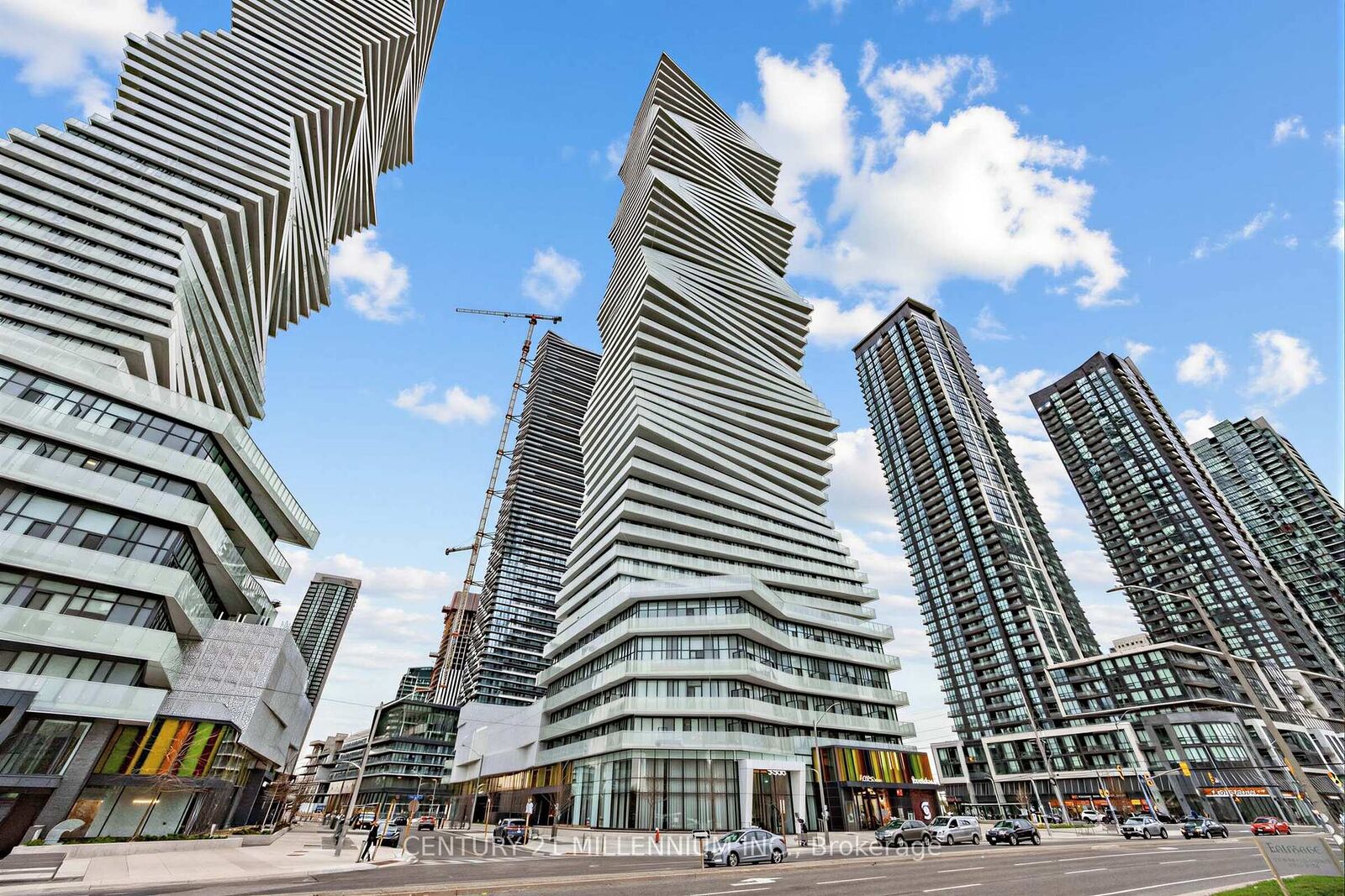 Property Photo:  3900 Confederation Parkway 4104  ON L5B 0K3 