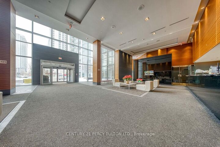 Property Photo:  125 Village Green Square 3105  ON M1S 0G3 
