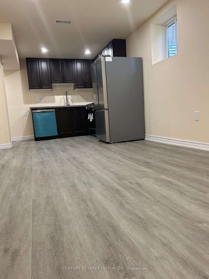 Property Photo:  66 Cluett Drive Bsmt  ON L1S 7G3 