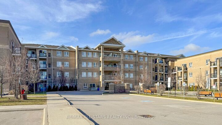 Property Photo: 481 Rupert Avenue 203 ON L4A 1Y7