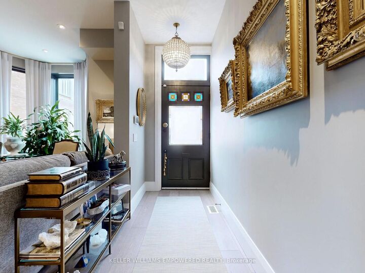 Property Photo:  10 Webster Avenue  ON M5R 1N7 