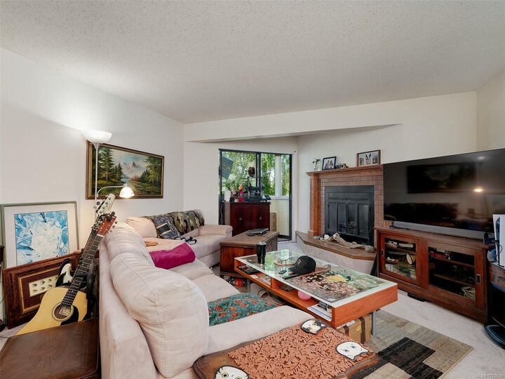Property Photo: 9900 Fifth St #301 BC V8L 2X3