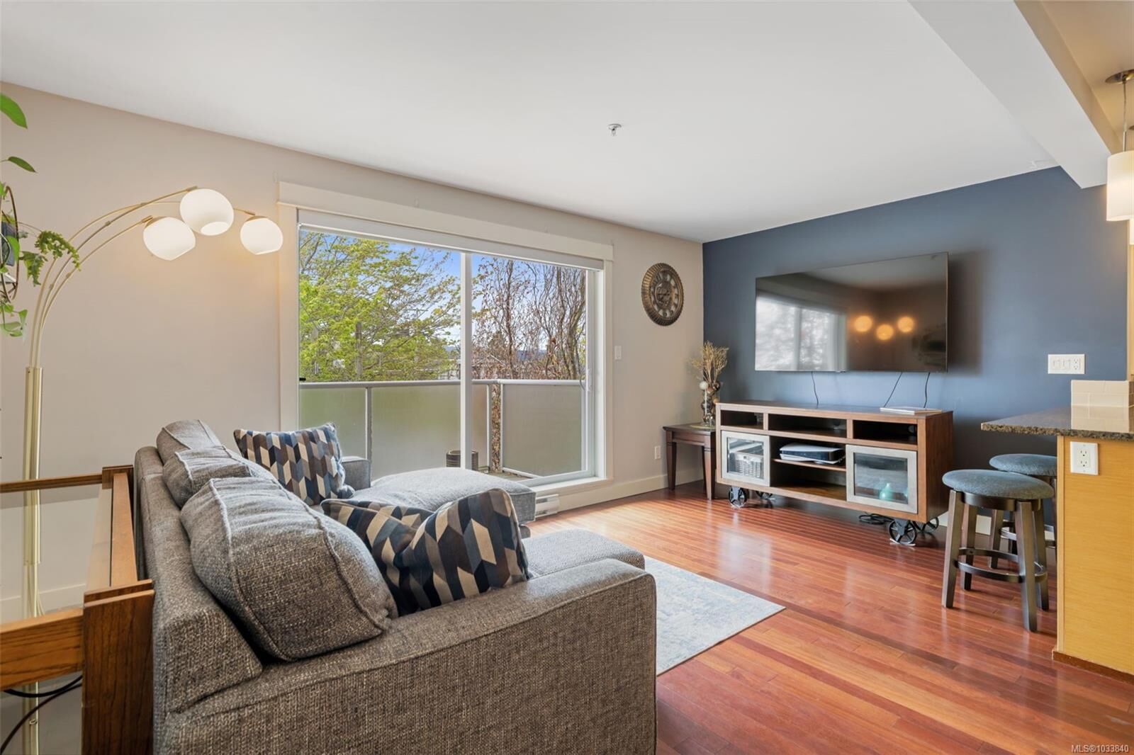 Property Photo:  1315 Esquimalt Rd 305  BC V9A 3P5 