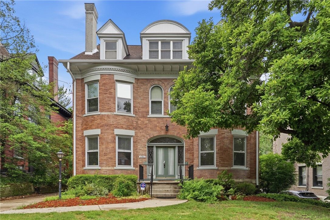 Property Photo: 1084 Shady Ave PA 15232