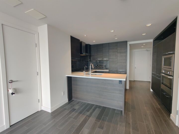 Property Photo: 7468 Lansdowne Road 1607 BC V7C 0B7