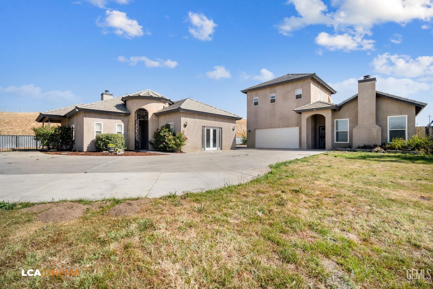 Property Photo: 5053 N Hills Drive CA 93308