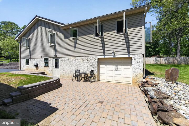 Property Photo:  215 N Limestone Road  PA 19365 