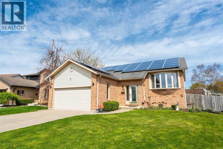 Property Photo:  10 D'Andrea Trail  ON N7S 6H2 