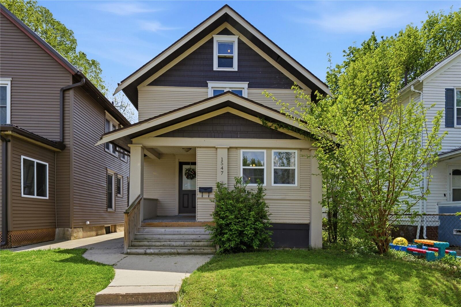 Property Photo:  1547 Washington Ave SE  IA 52403 