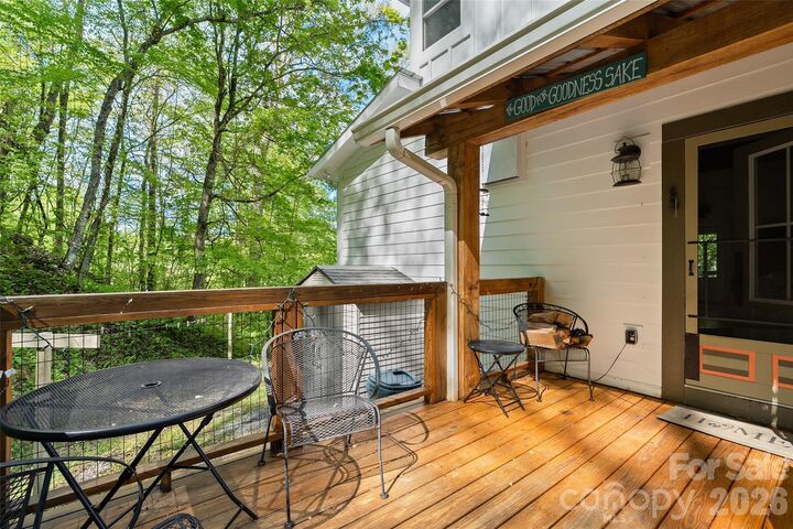 Property Photo:  580 Split Pine Cove  NC 28721 