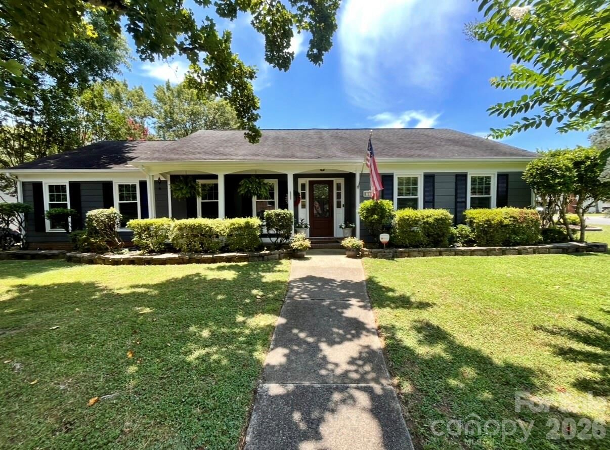 Property Photo:  7319 Chatterbird Court  NC 28226 