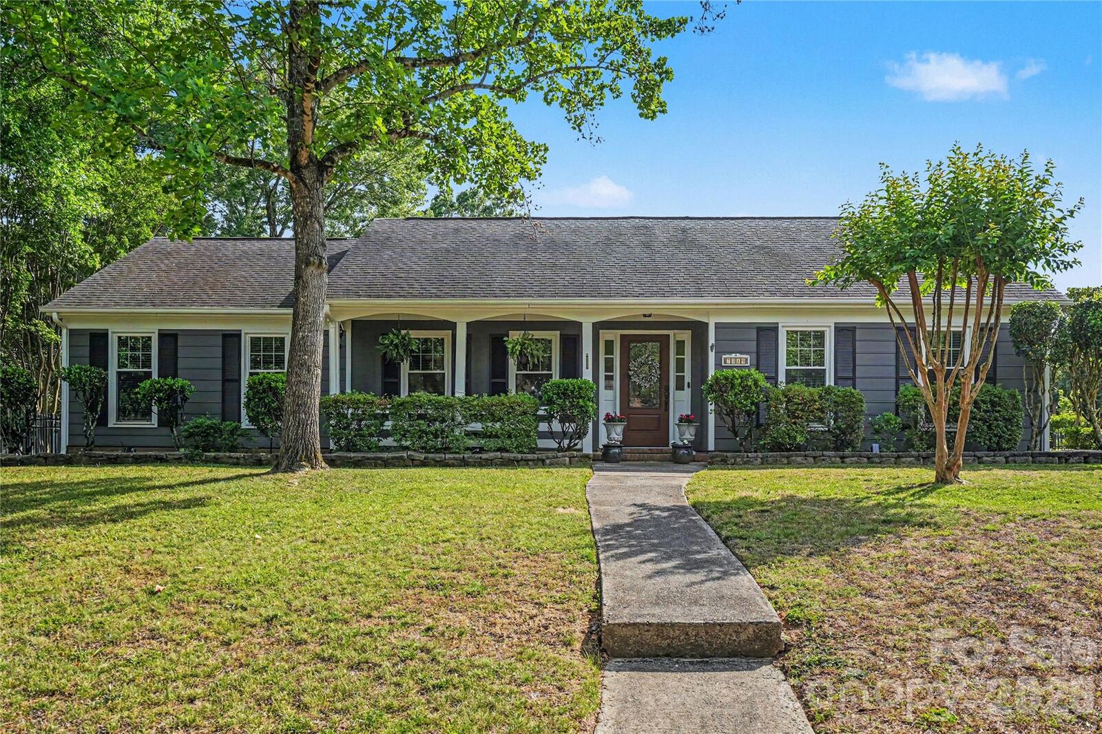 Property Photo:  7319 Chatterbird Court  NC 28226 