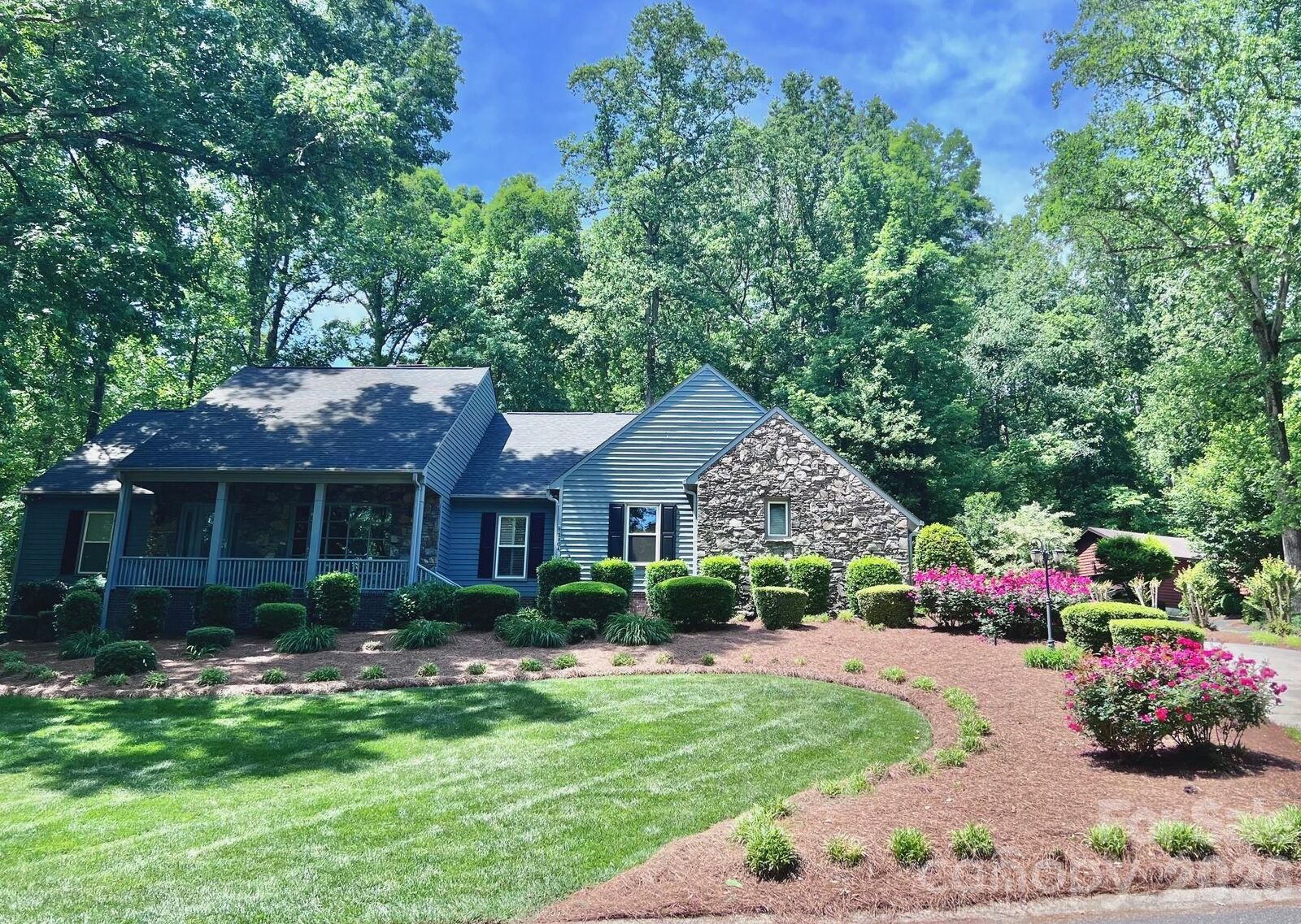 Property Photo:  2804 Wimbledon Drive  NC 28056 