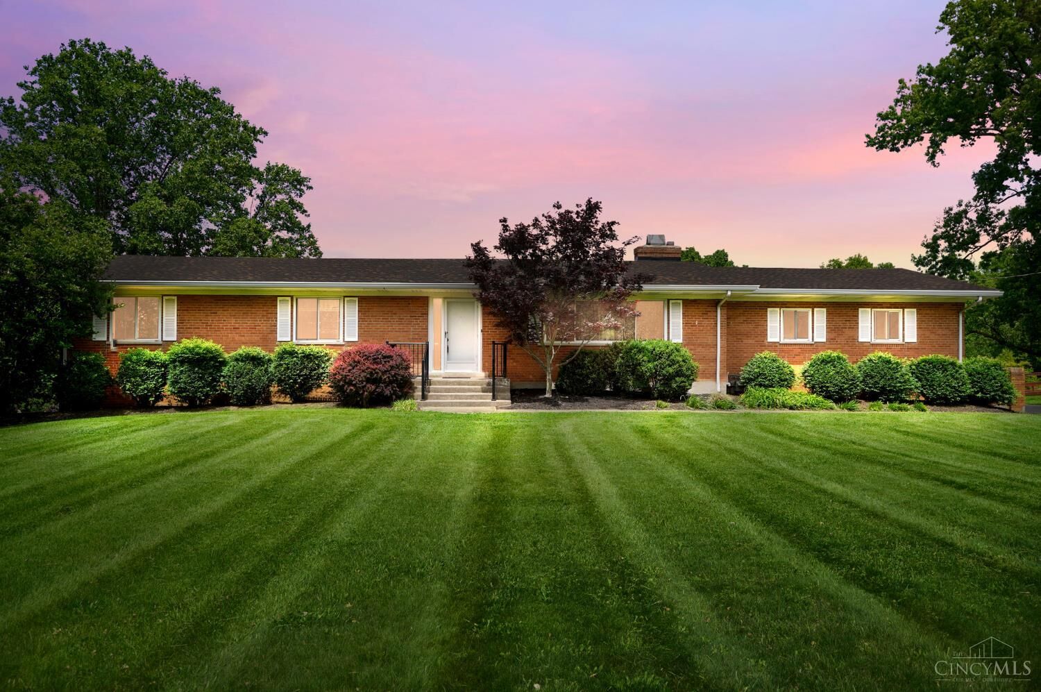 Property Photo: 3100 E Galbraith Road OH 45236