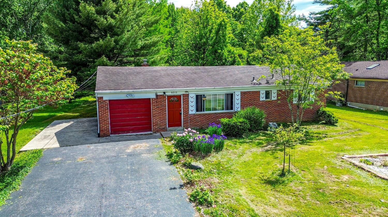 Property Photo:  9315 Greenhedge Lane  OH 45140 