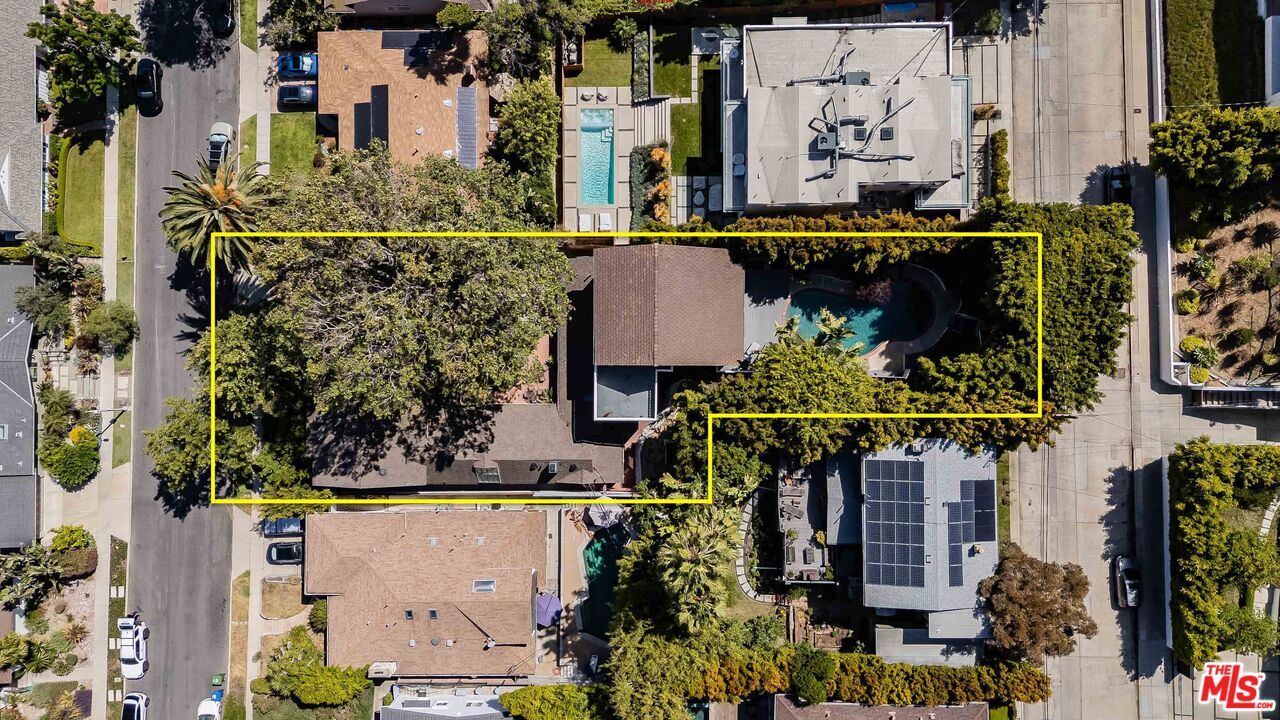 Property Photo:  3245 Provon Ln  CA 90034 