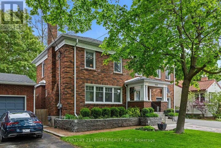 Property Photo:  516 Hunter Street West  ON K9H 2N1 