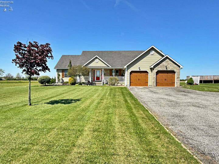 Property Photo:  184 N County Road 43  OH 44867 