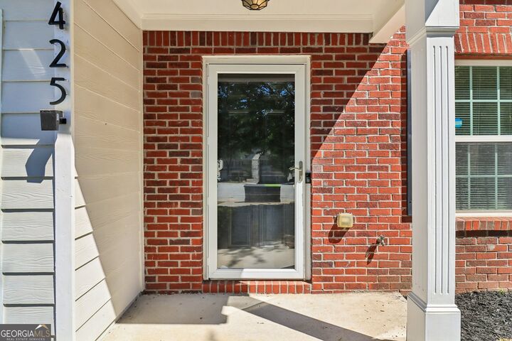 Property Photo: 9425 Lakeview Road GA 30291