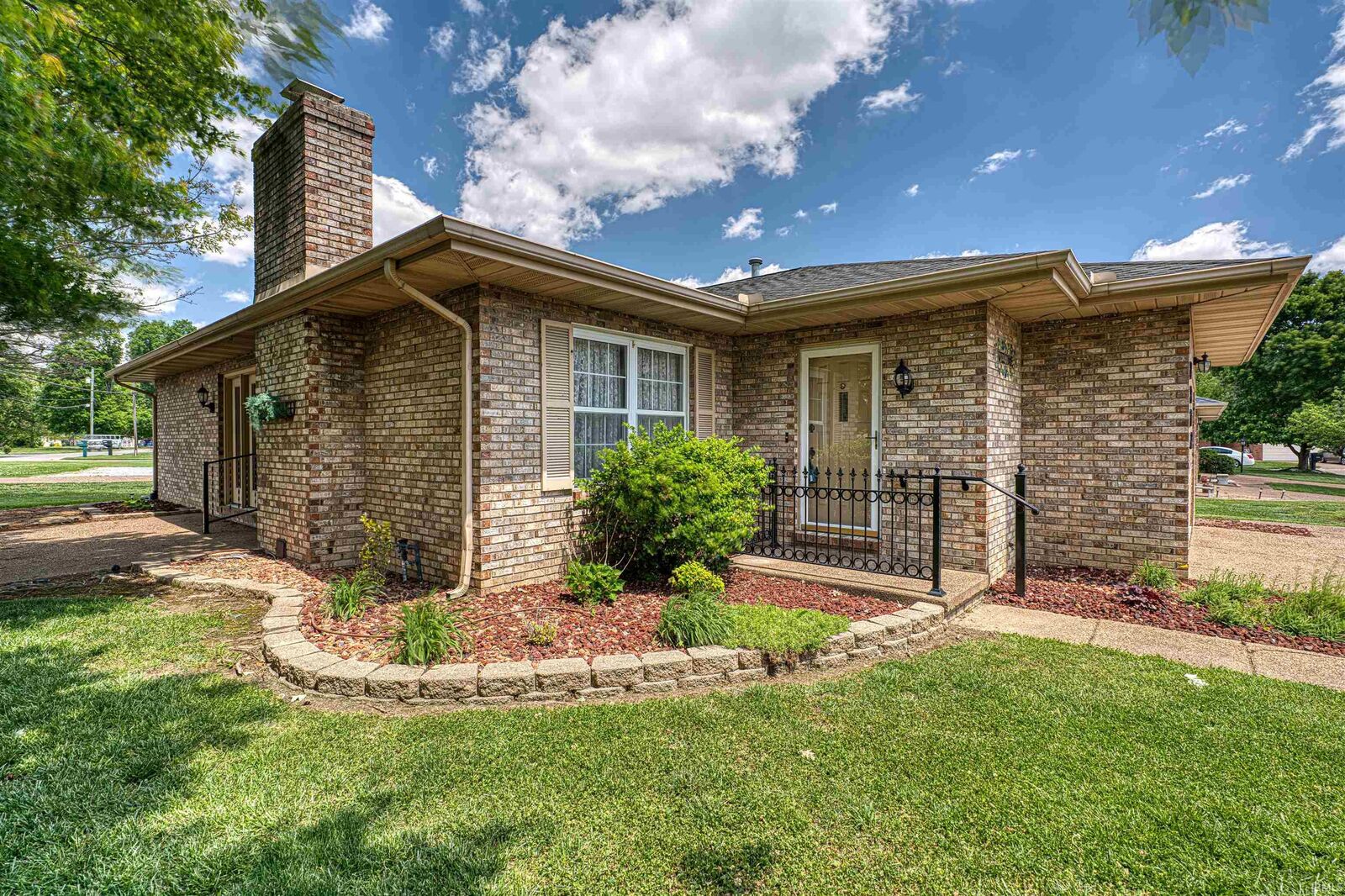 Property Photo:  3802 Maxwell Court  IN 47715 