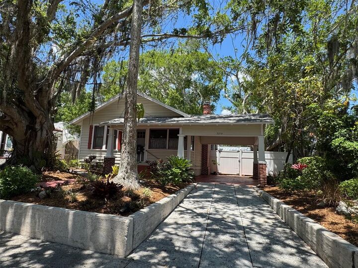 Property Photo:  2210 14th Avenue W  FL 34205 