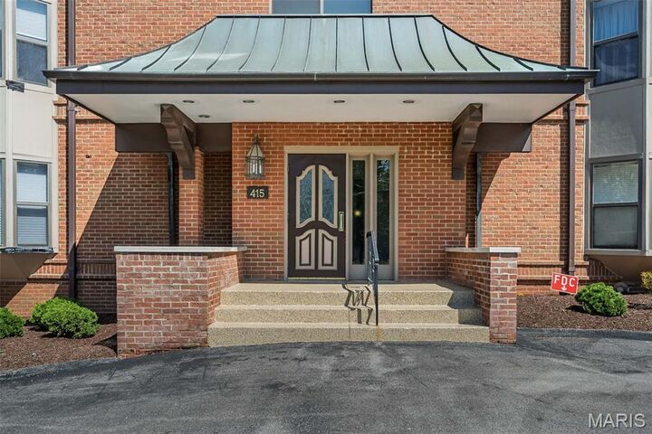 Property Photo:  415 W Jefferson Avenue 301  MO 63122 