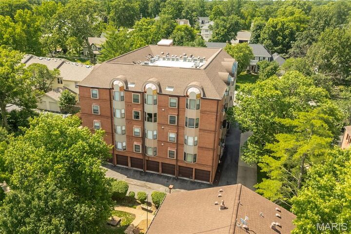 Property Photo:  415 W Jefferson Avenue 301  MO 63122 
