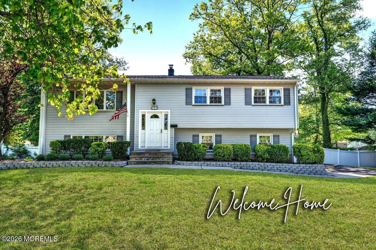 Property Photo:  33 Bayberry Lane  NJ 07748 