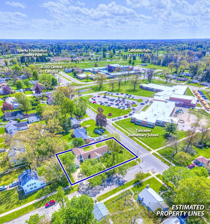 Property Photo:  1115 Oakdale Avenue  MI 49203 