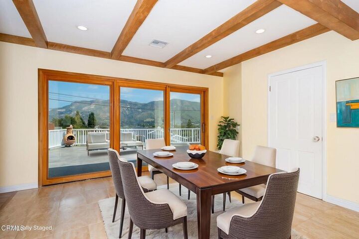 Property Photo:  942 Loma Vista Place  CA 93060 
