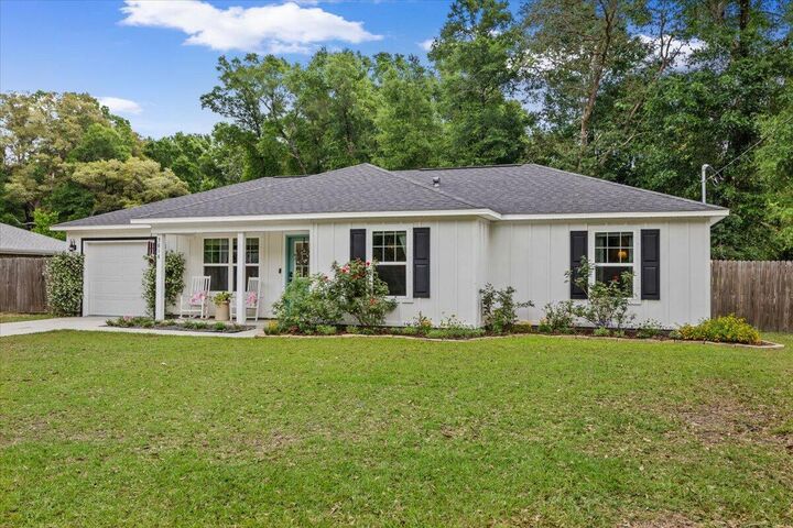 Property Photo:  5618 Riviera Drive  FL 32583 