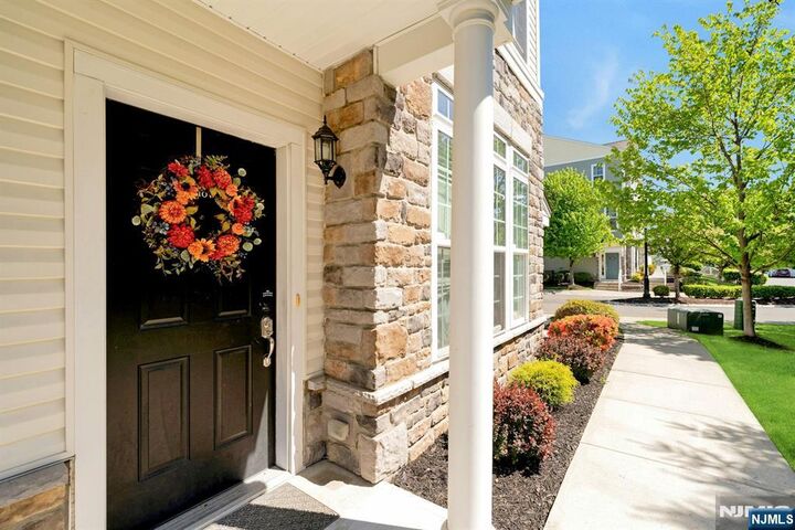 Property Photo:  1 Clover Lane 101  NJ 07026 