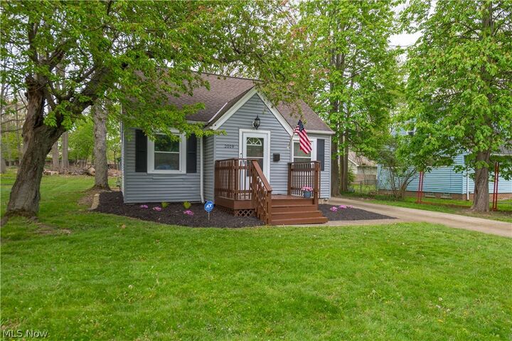 Property Photo: 2019 Beverly Hills Drive OH 44143