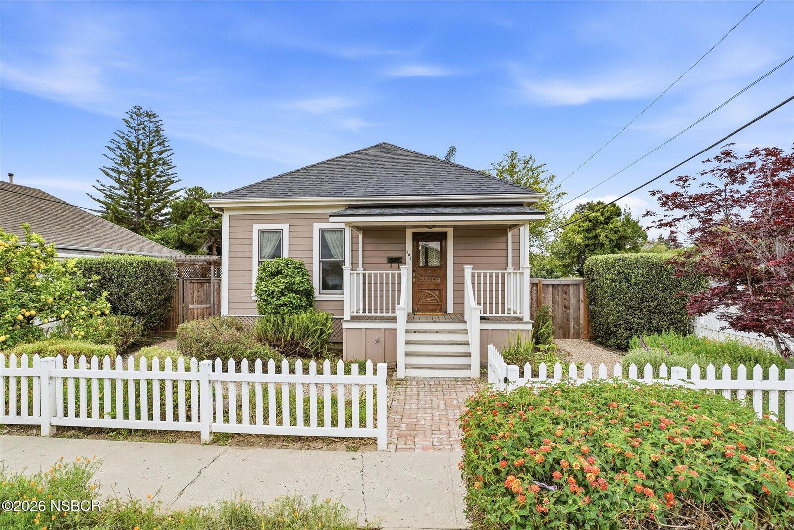 Property Photo:  302 S Mason Street  CA 93420 