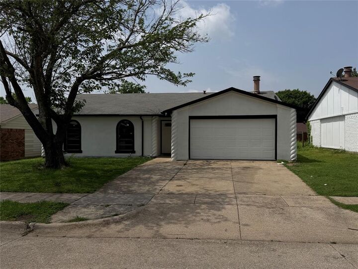 Property Photo: 10126 China Tree Drive TX 75249