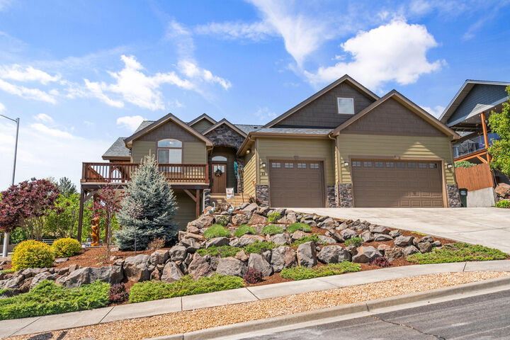 Property Photo:  22 Terra Linda Court  OR 97524 