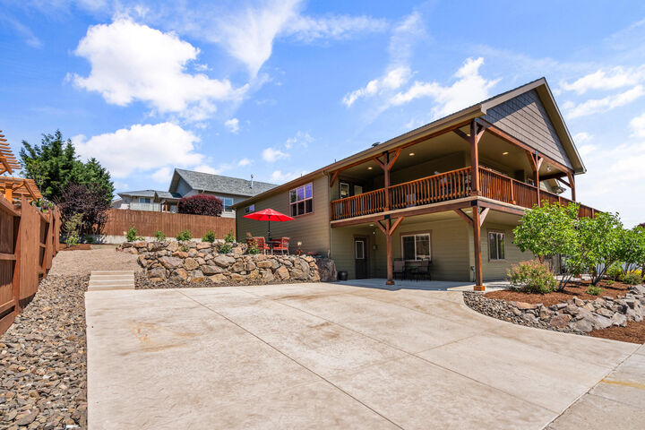 Property Photo:  22 Terra Linda Court  OR 97524 
