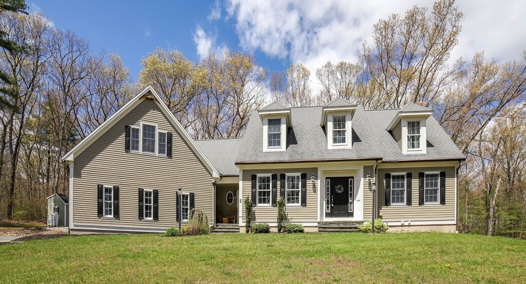 Property Photo:  8 Alstead Path  MA 01527 