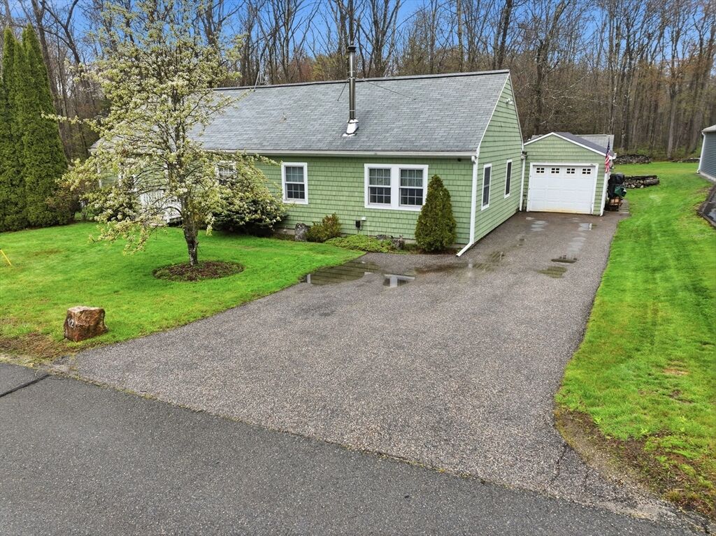 Property Photo:  12 Holcomb Street  MA 01524 