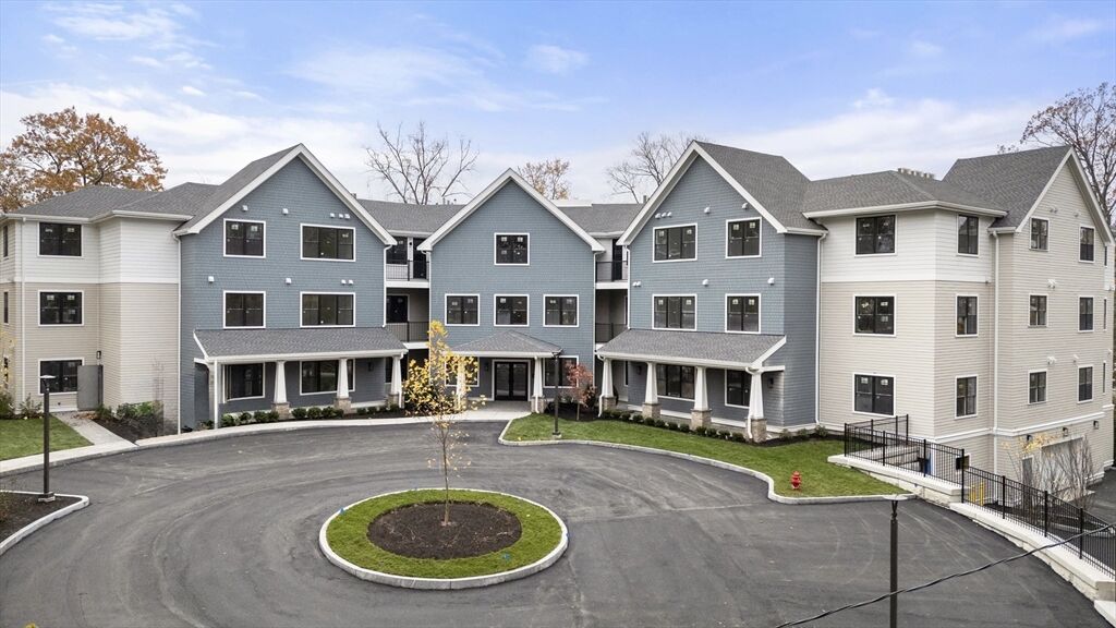 Property Photo:  16 Stearns Rd. 203  MA 02482 